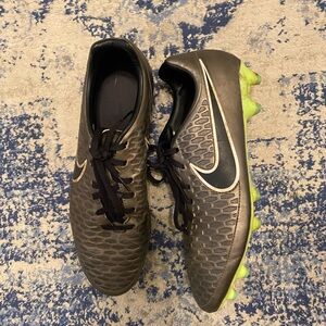 Nike Black and White Athletic Shoe